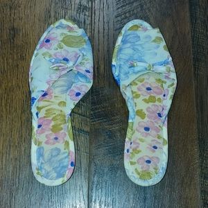 Van Realte Slippers, Color-Multicolor, Size- Medium.